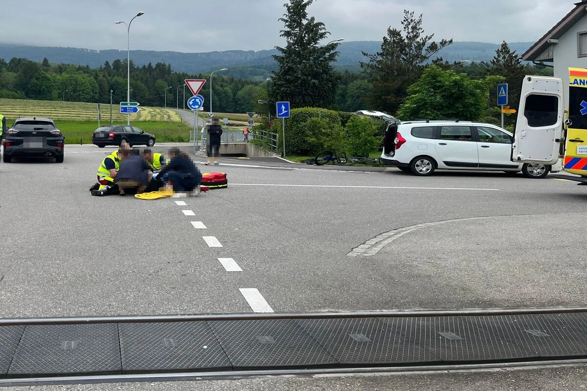 Flumenthal SO - Fahrradlenker muss nach Unfall ins Spital geflogen werden