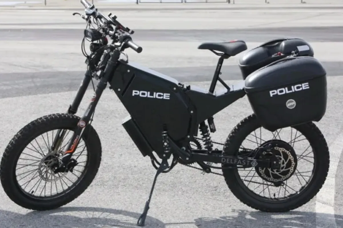 Autobahnpolizei testet neues E-Bike-Modell  