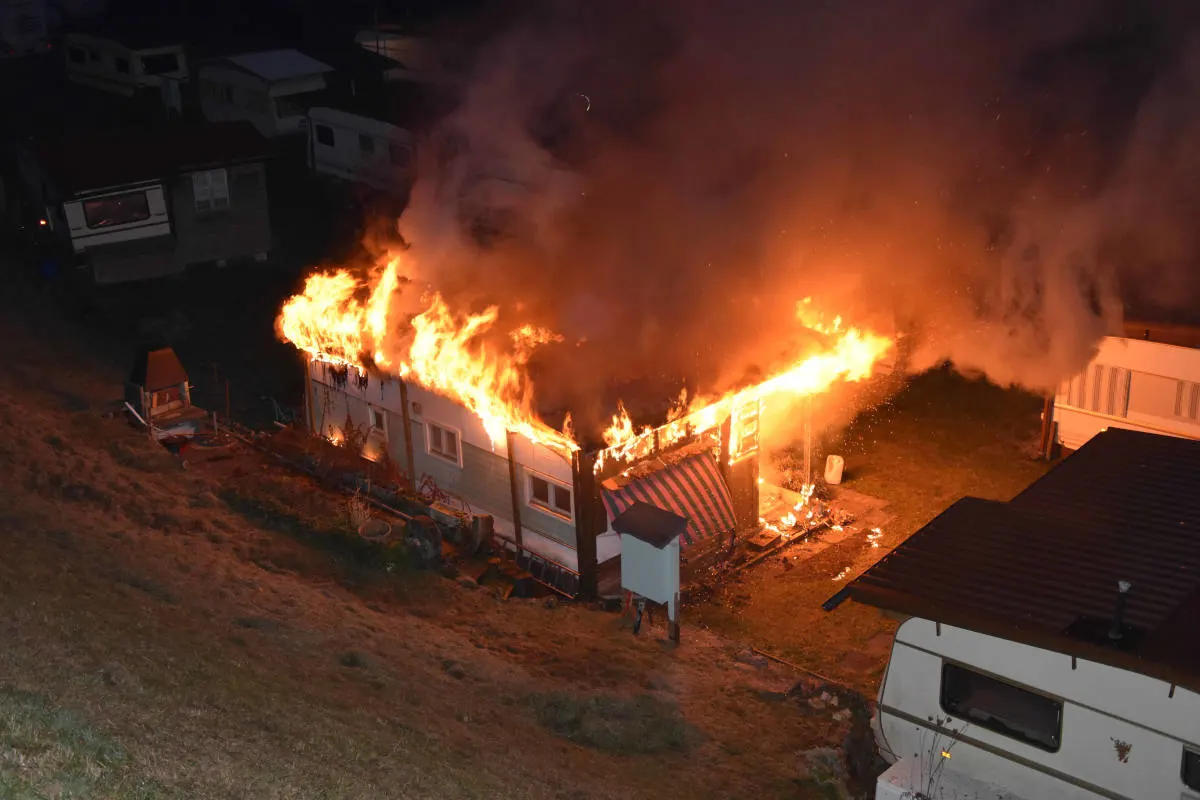Brand in Krummenau SG – Wohnwagen in Flammen aufgegangen