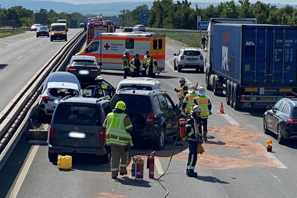 A6 Frankenthal – Verkehrsunfall mit 6 beteiligten Fahrzeugen und 4 Verletzten