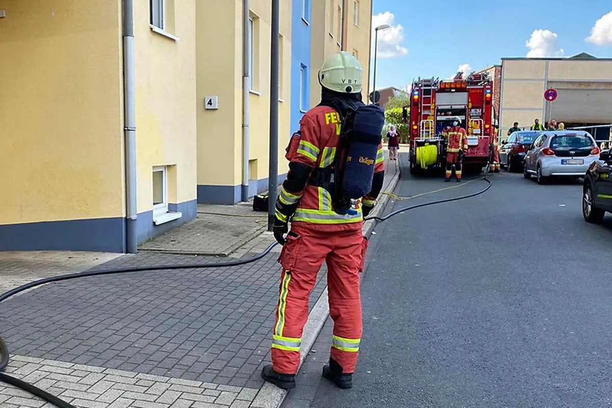 Velbert - Putzmittel verursachen Atemnot und Feuerwehreinsatz