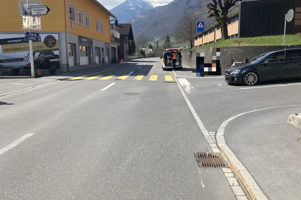 Unfall heute in Schwanden GL - Lernfahrer übersieht Velofahrer