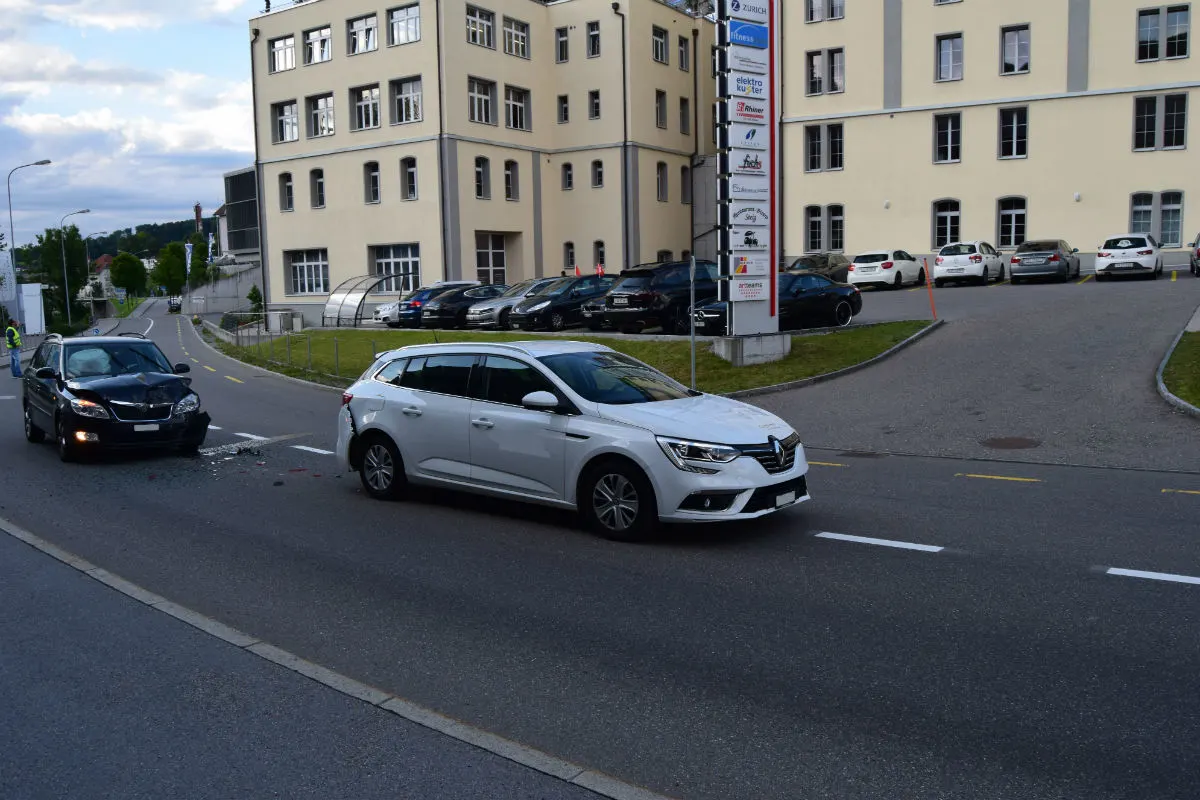 Herisau AR - Auffahrkollision fordert einen Verletzten
