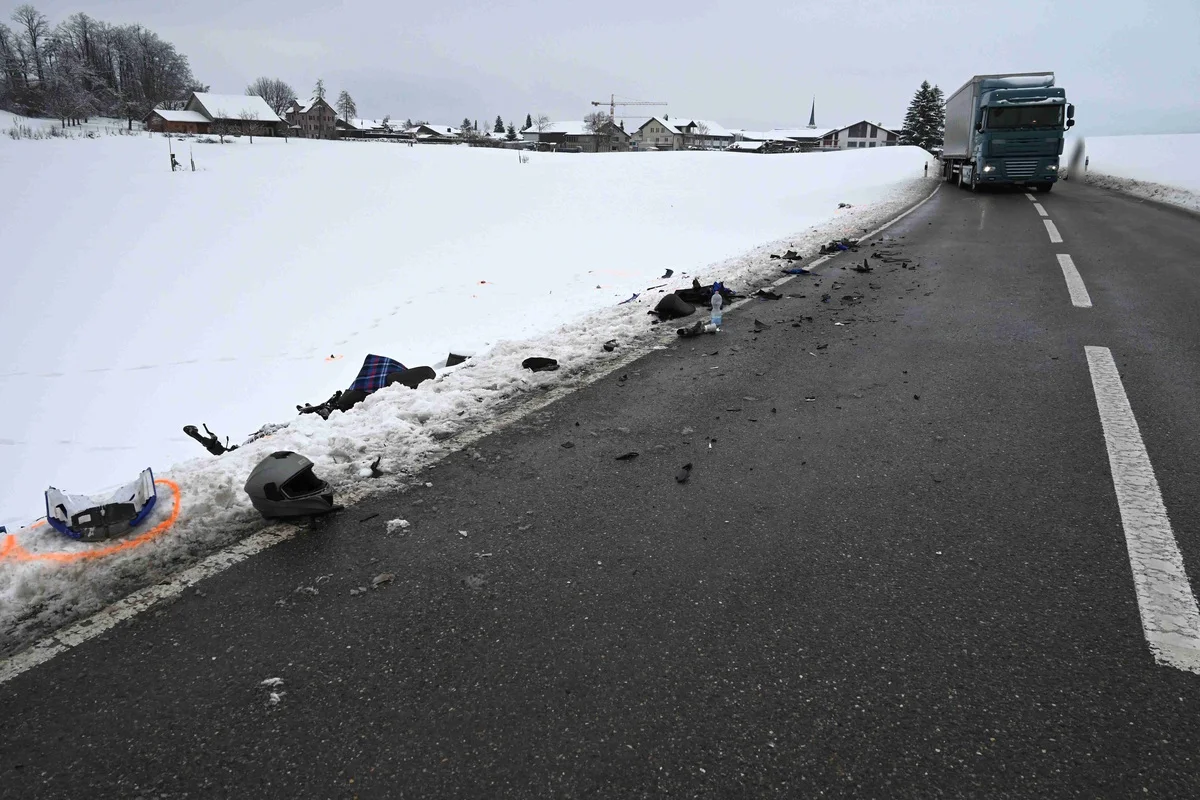 Oberbüren SG - 17-jähriger Motorradfahrer bei Unfall verletzt