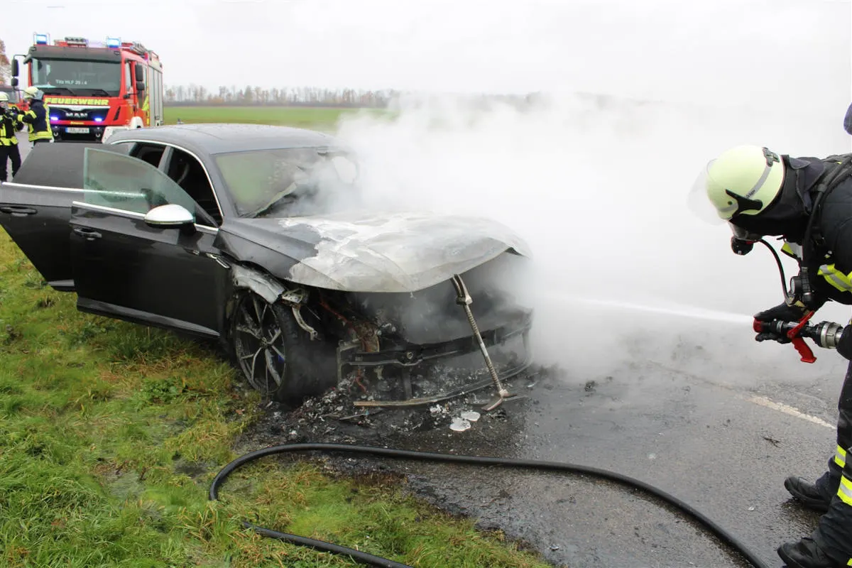 Titz – Ursache des Fahrzeugbrandes vermutlich technischer Defekt