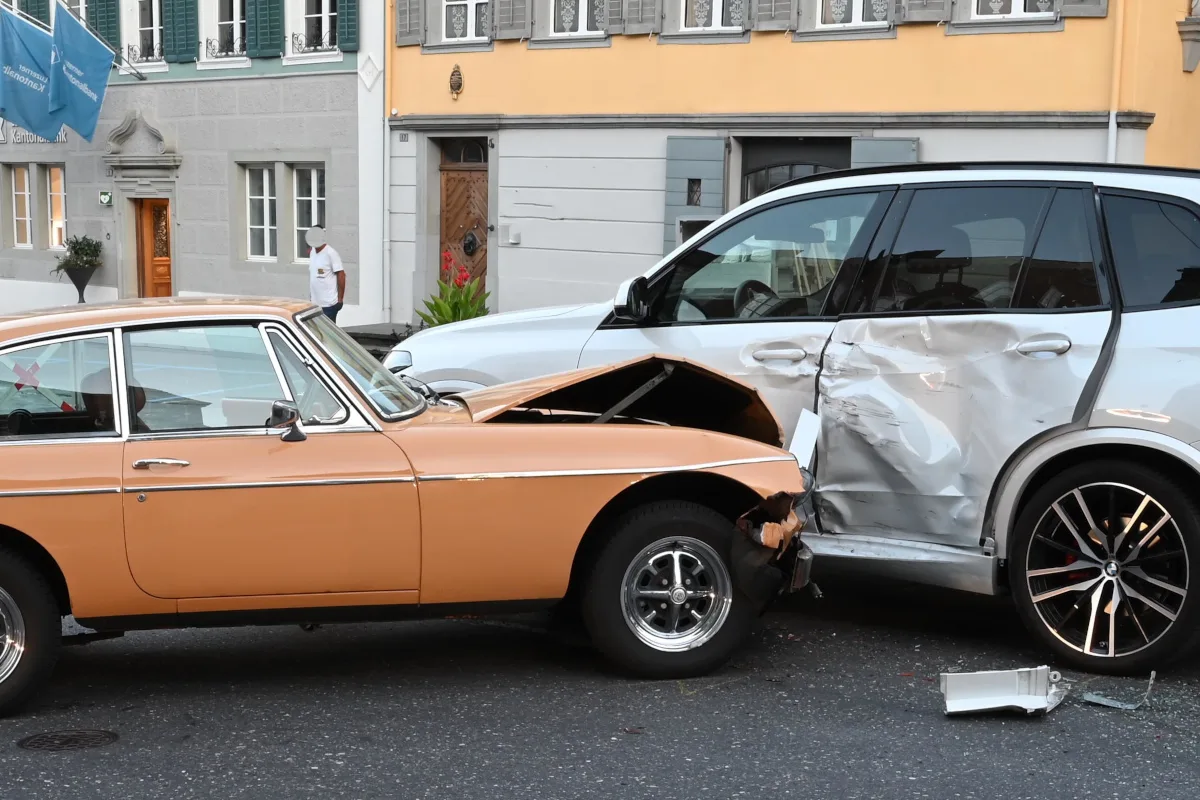 Beromünster LU – Unfall mit mehreren beteiligten Fahrzeugen