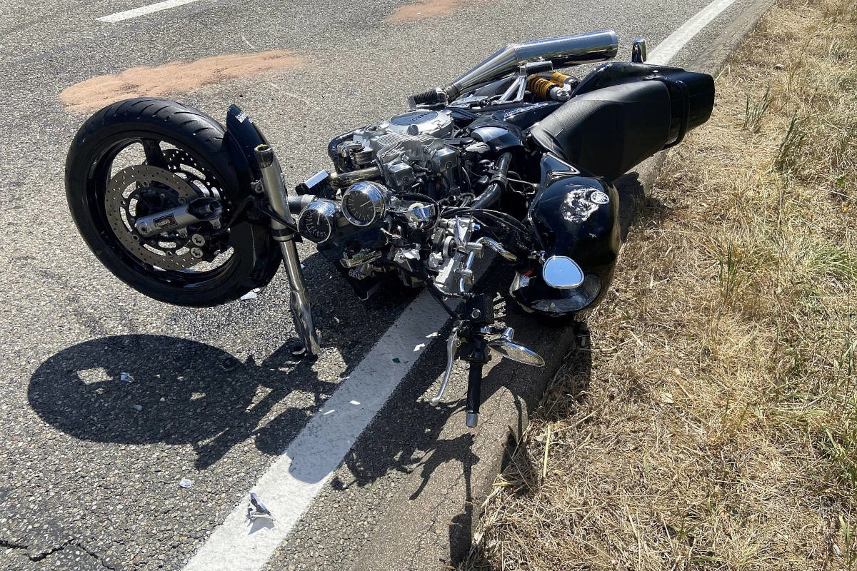 Hölstein BL – Kollision zwischen Motorrad und Personenwagen
