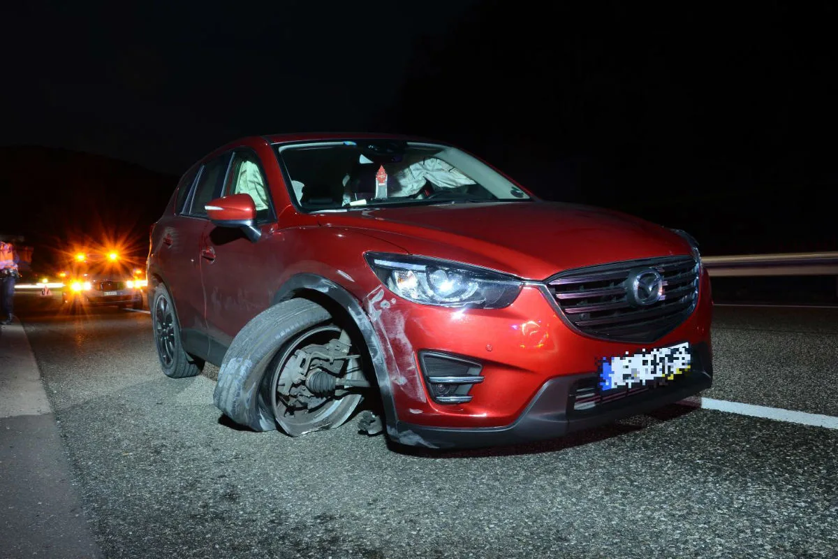 Zunzgen BL - Fahrzeuglenker verursacht Selbstunfall