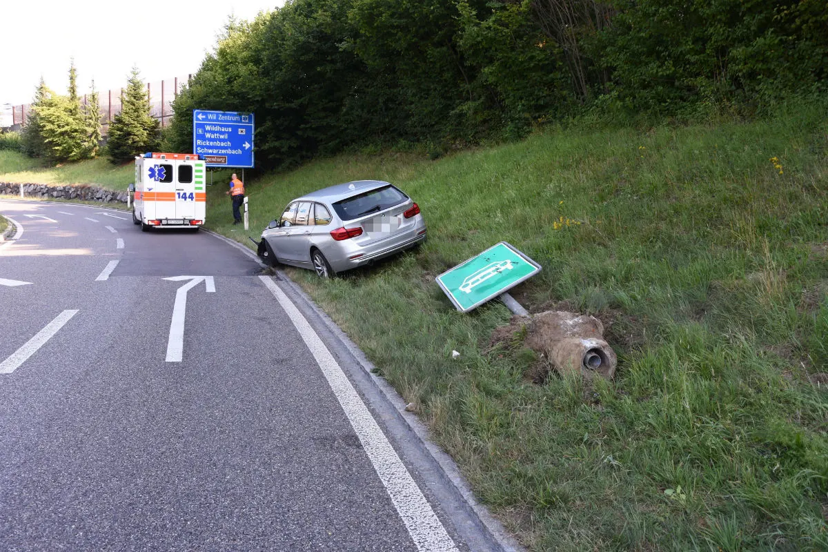 Wil SG - Zwei Selbstunfälle während Feierabendverkehr