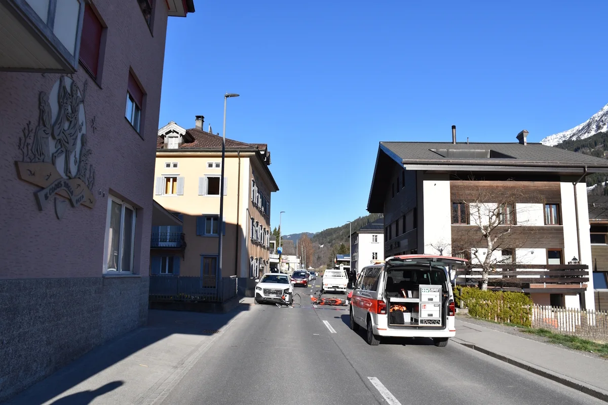 Disentis GR – Rega nach Unfall im Einsatz 
