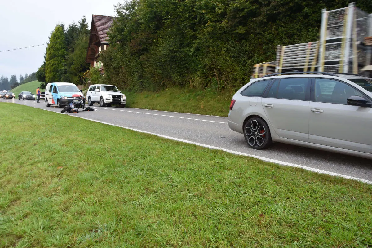 Wattwil SG – Auffahrunfall zwischen Motorrad und Auto