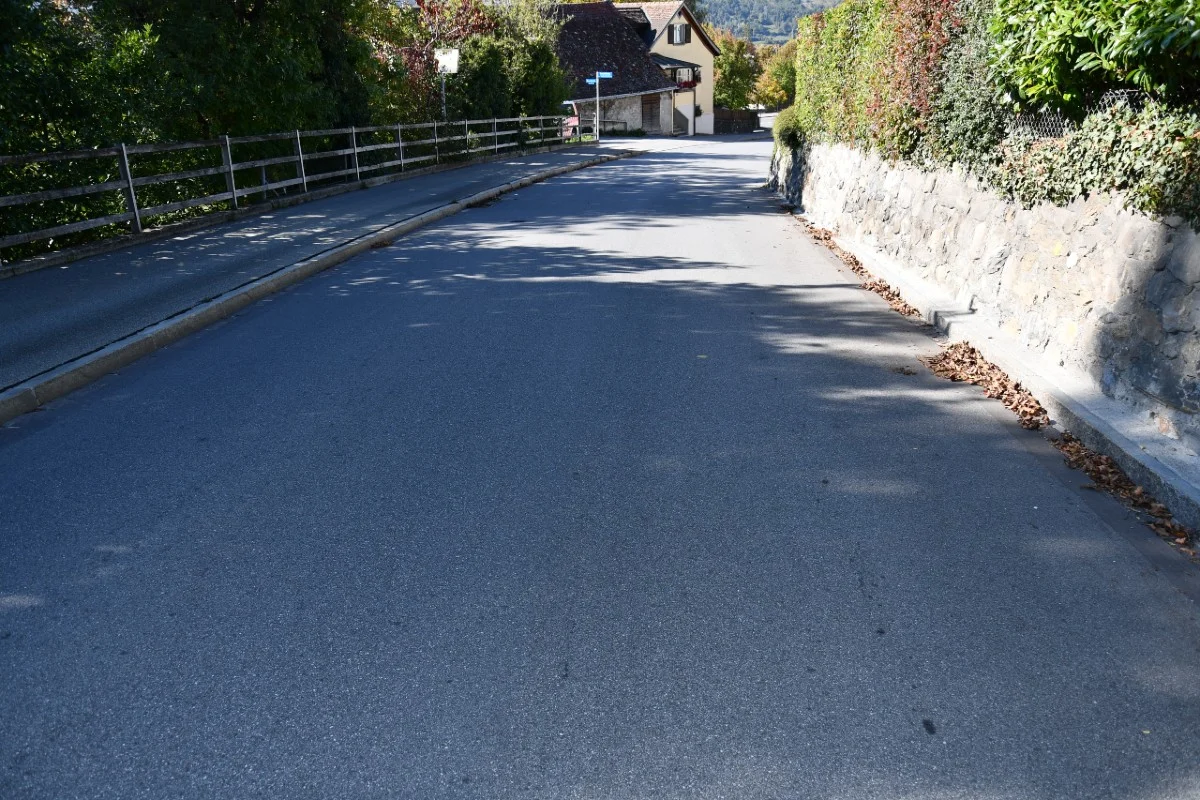 Unfall in Chur GR - Mit Kopfverletzungen wurde der Lenker ins Spital gebracht