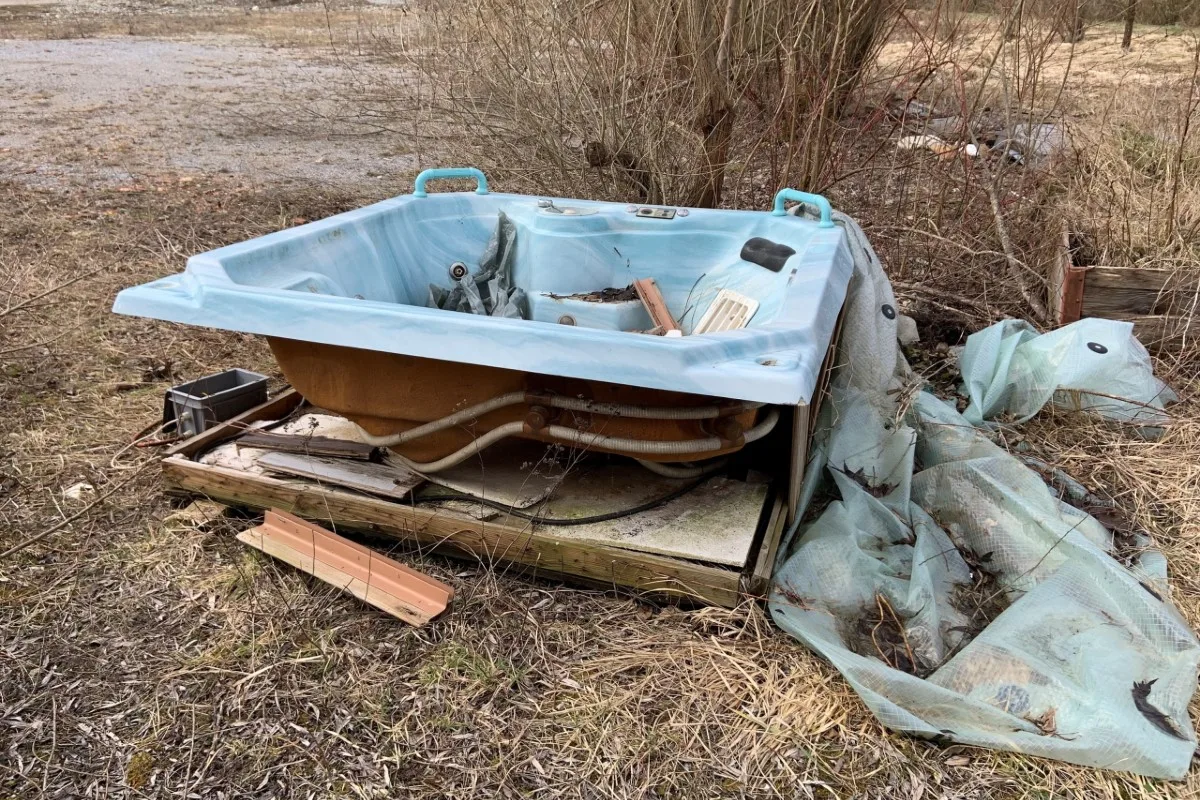 Stadt Winterthur ZH - Whirlpool illegal entsorgt