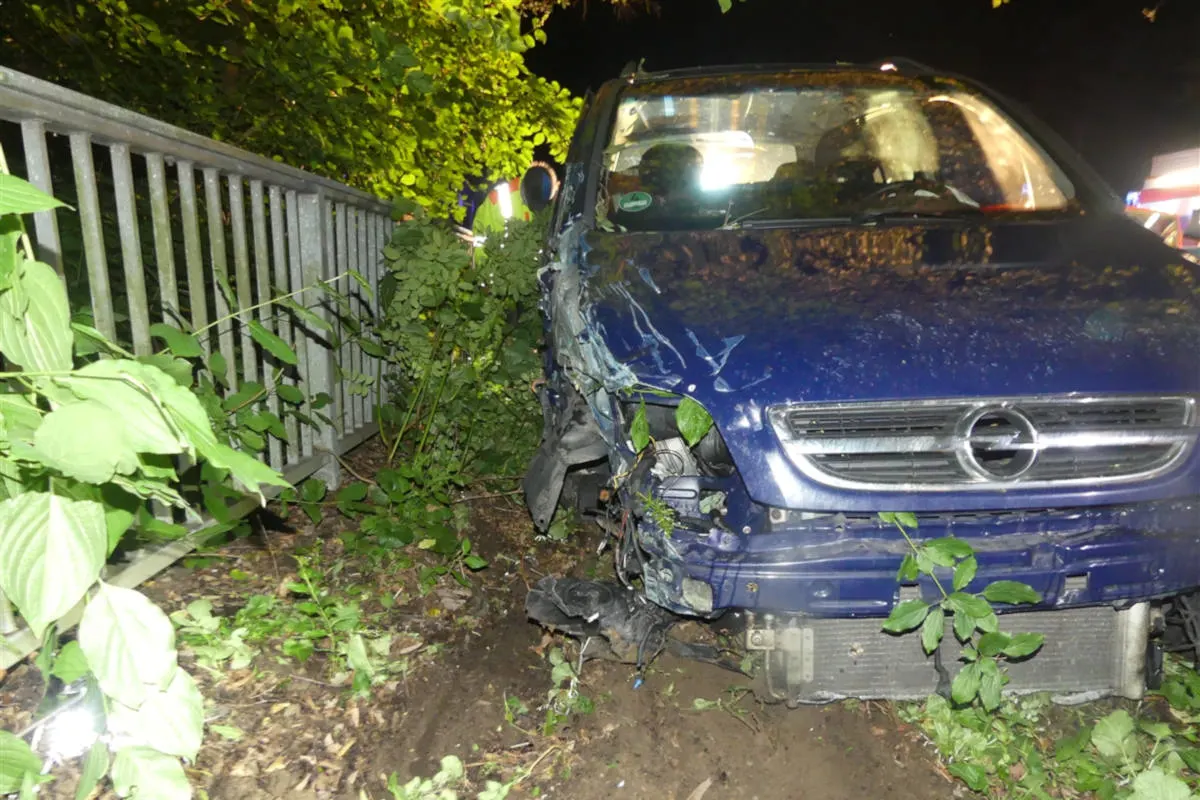 Hoher Schaden bei Unfall unter Alkoholeinwirkung