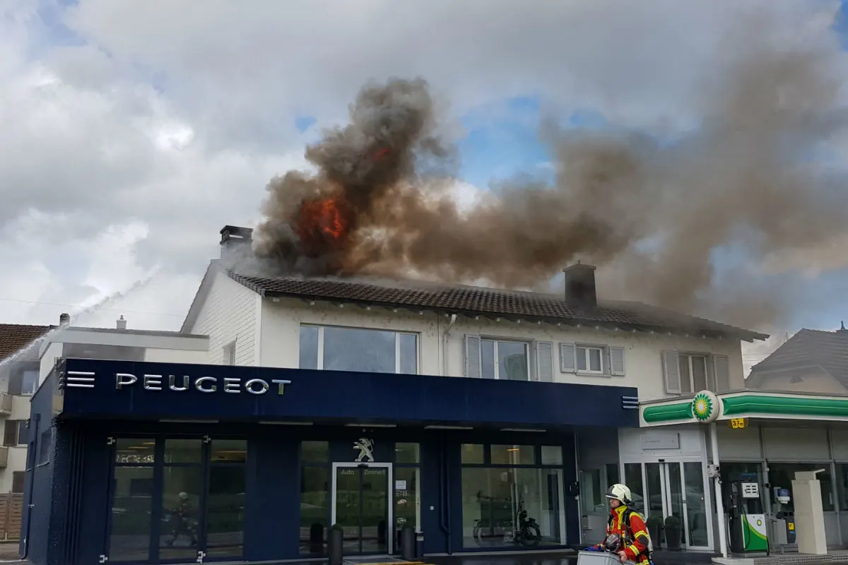 Rupperswil AG - Brand oberhalb Autogaragenbetrieb