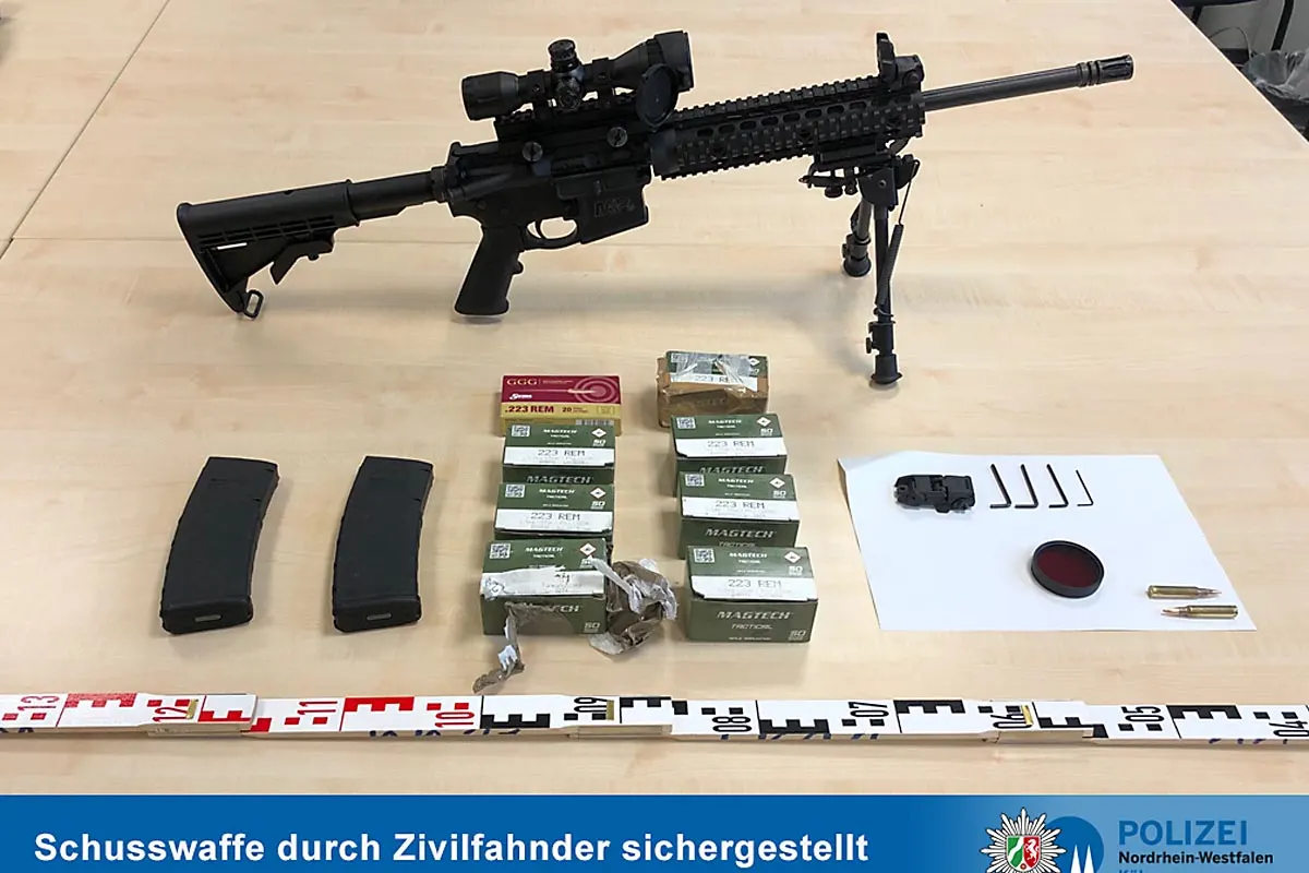 Festnahme in Köln - Mit Selbstladegewehr im Kofferraum unterwegs 