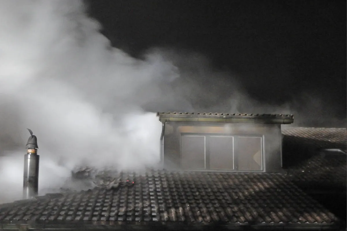 Brand Islikon TG – Dachstock in Flammen aufgegangen