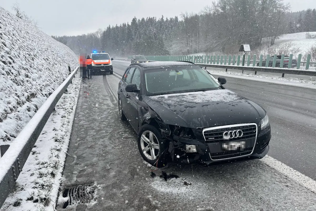 A1 Gossau SG – Ohne Führerausweis Selbstunfall verursacht