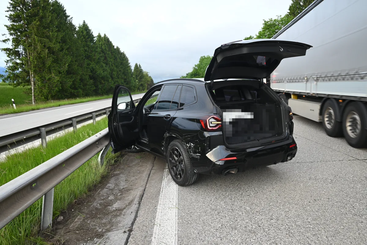 Salez SG – Stau nach Unfall auf der Autobahn A13