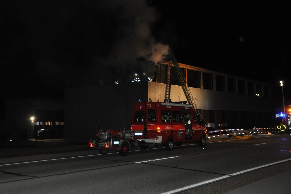 Bettlach SO – Brand an Fassade und Dachkonstruktion