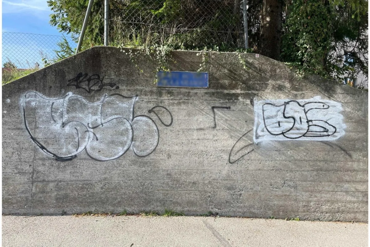 Kanton Freiburg - Zwei Minderjährige wegen Tags und Graffitis an verschiedenen Orten im Kanton identifiziert
