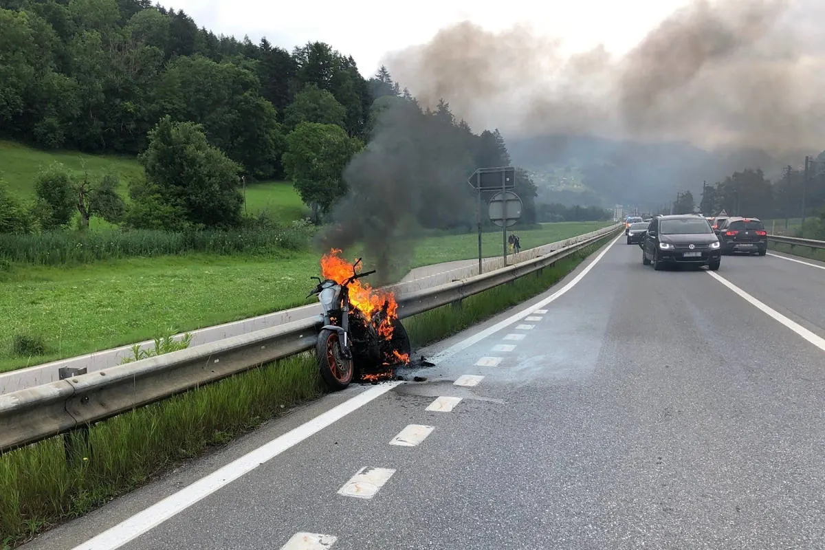 Grüsch und Poschiavo GR – Zwei Fahrzeugbrände innert kurzer Zeit