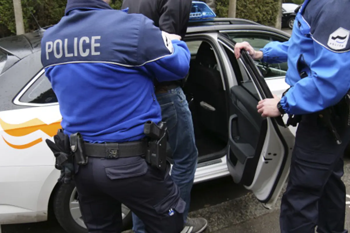 Broc FR – Drei jugendliche Einbrecher mit Auto festgenommen