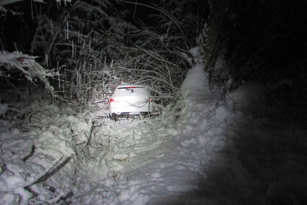 Unfall in Linthal GL - Auto verunfallt vom Urnerboden her kommend