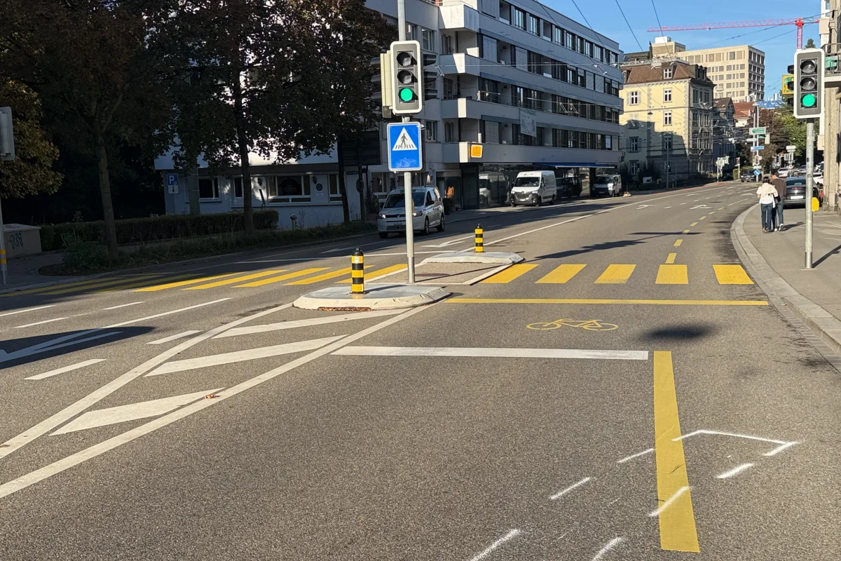 St.Gallen – Motorradfahrerin (69) bei Unfall verletzt