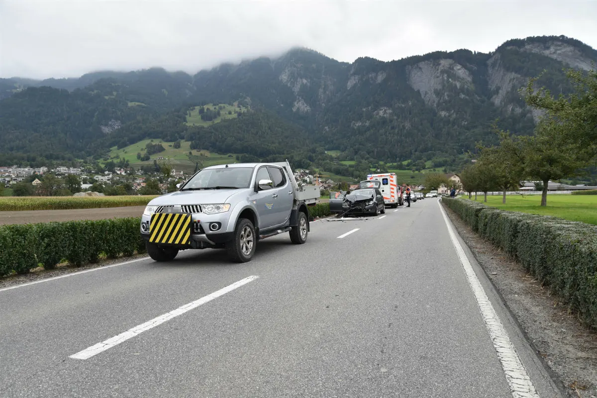 Malans GR - Auffahrkollision fordert zwei Verletzte