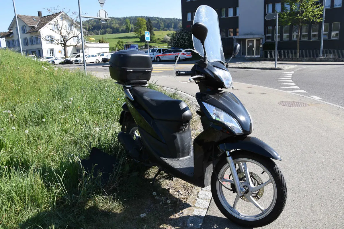 Wittenbach SG – Selbstunfall mit Roller
