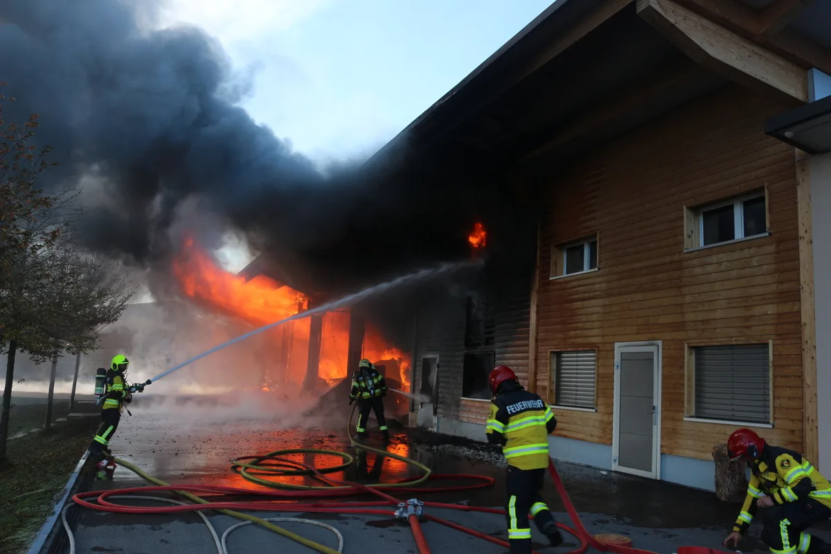 Haseln AI – Enormer Sachschaden nach Brand einer Werkstatt 