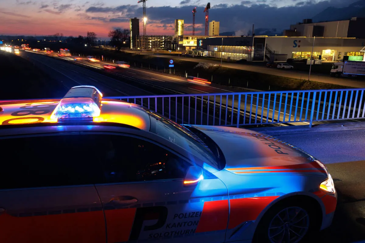 Oensingen SO – Zwei Lenker eines Sportwagens fuhren mit 160 km/h statt erlaubten 50 km/h