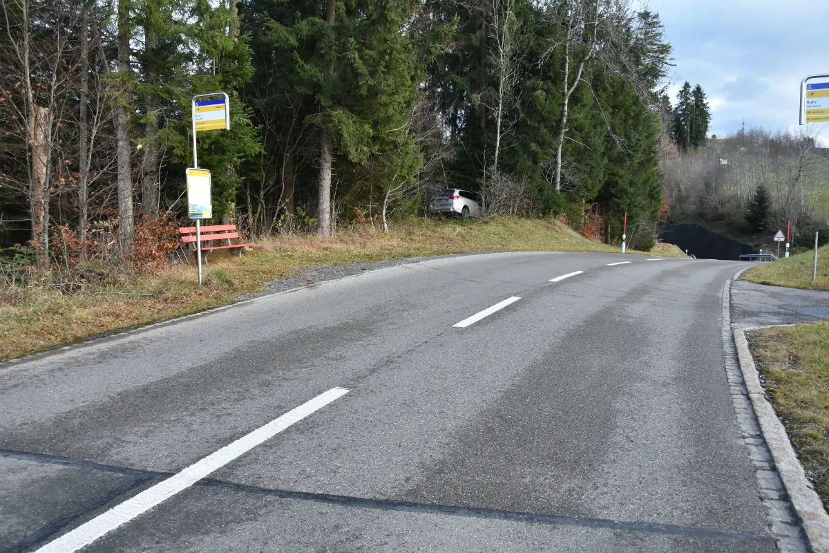 Hemberg SG - Rentner baut mit Auto Selbstunfall
