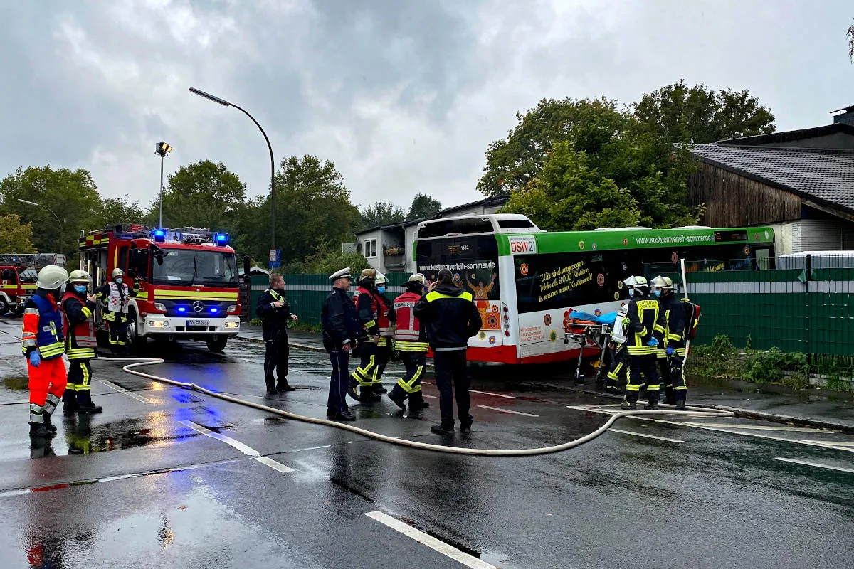 Dortmund – Zwei verletzte Personen nach Busunfall im Ortsteil Lanstrop
