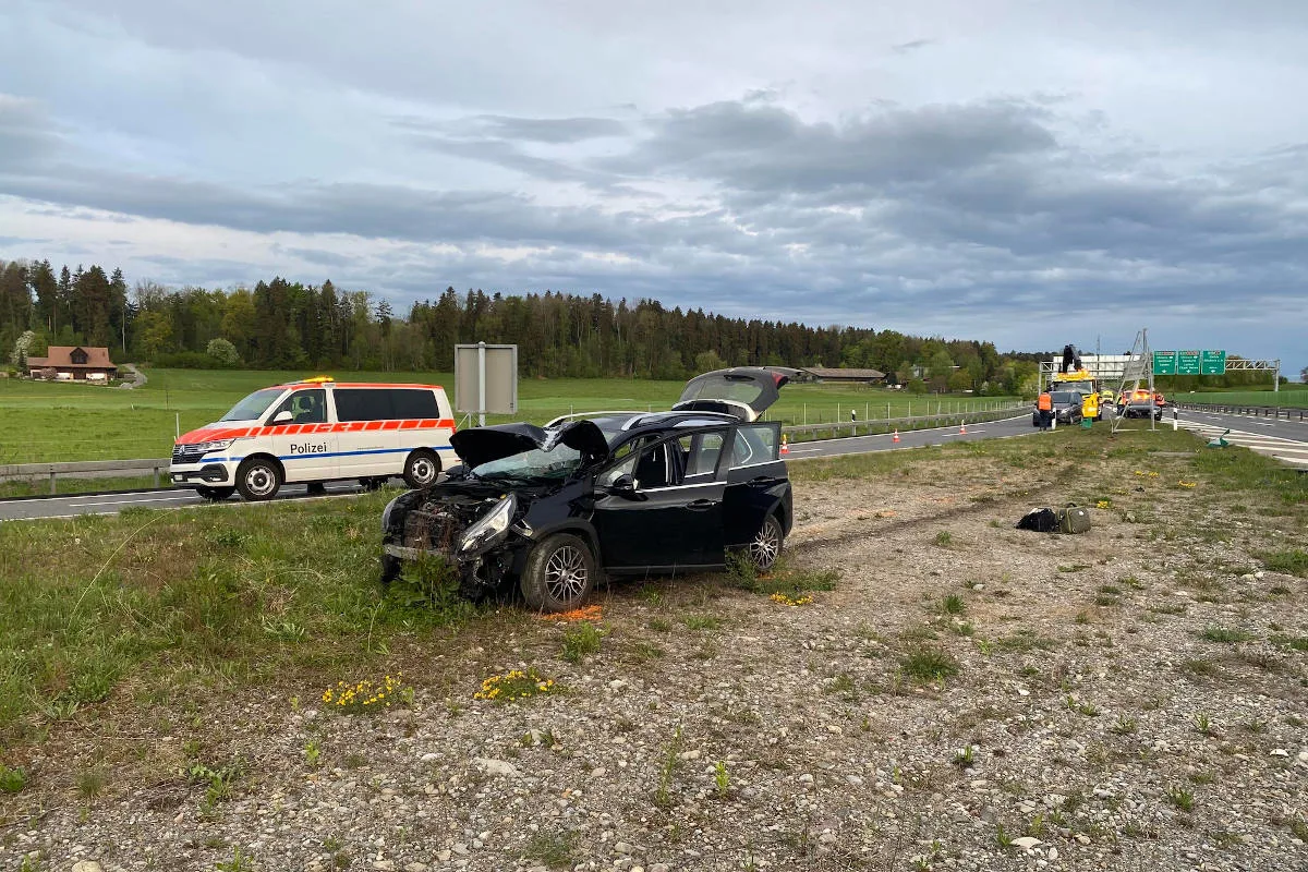 A14 Cham ZG – Nach Selbstunfall verschwunden