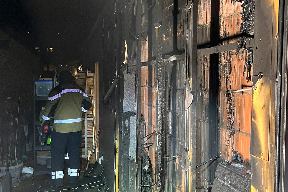 Bottmingen BL – Kerze löst Brand aus