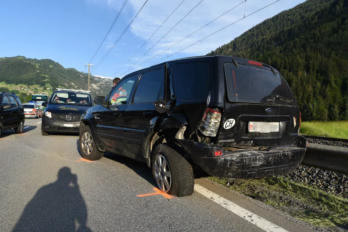 Schiers GR - Lenker verlässt Unfallstelle