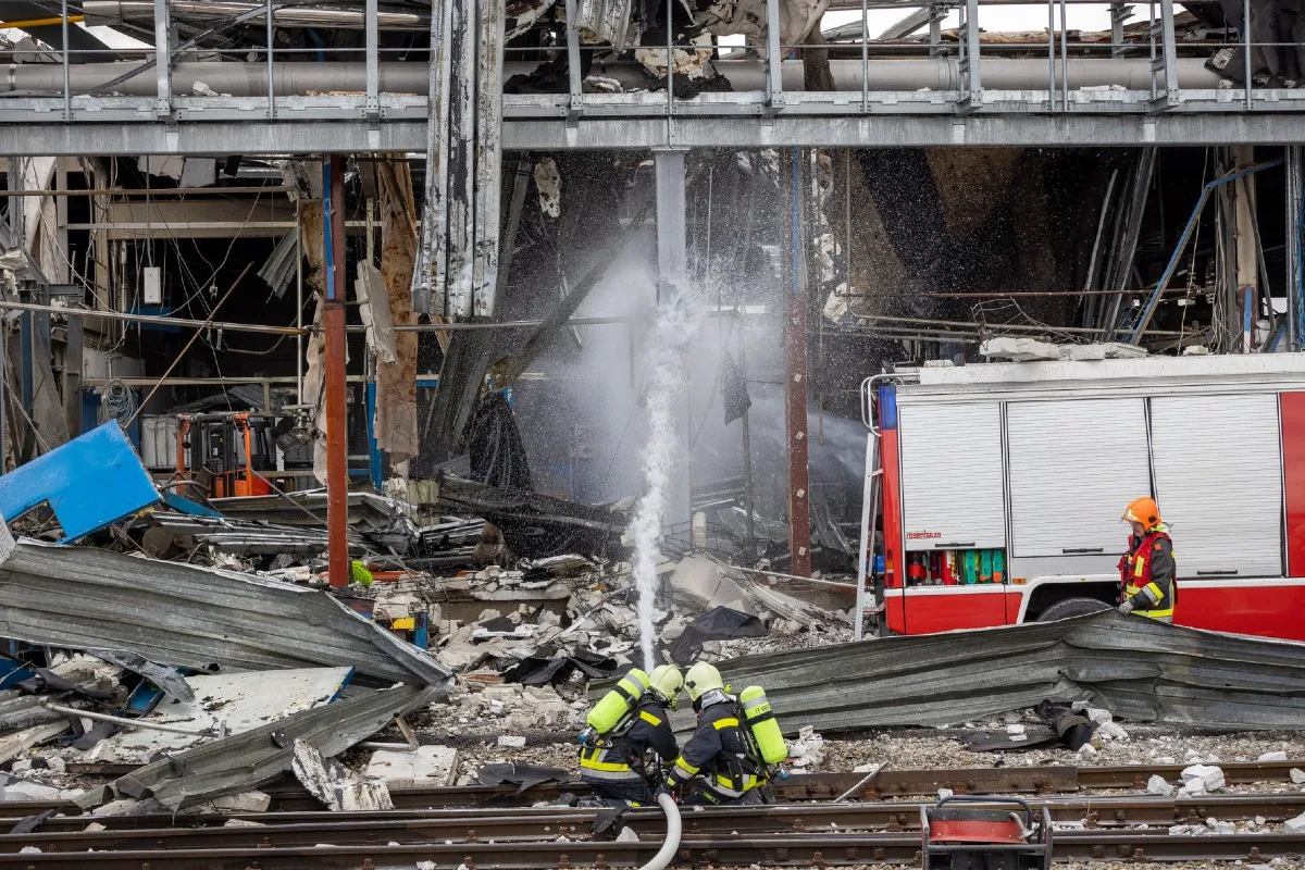 Krems/Donau - Heftige Gas-Explosion fordert 2 Verletzte und einen Toten