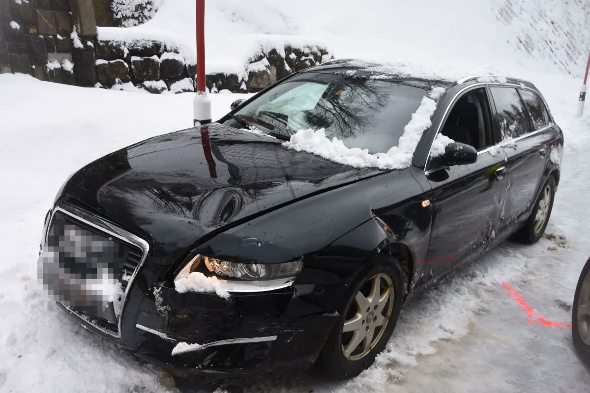 Stein SG -  Kollision aufgrund von winterlichen Strassenverhältnissen