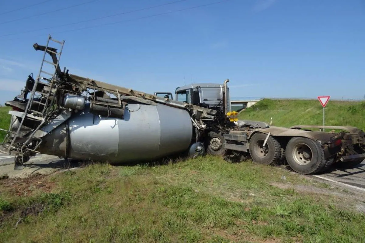 Wittlich – Spektakulärer Unfall mit Betonmischer