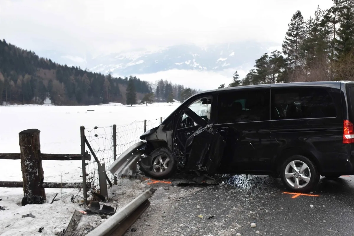 Landquart GR - Heftige Streifkollision auf der N28