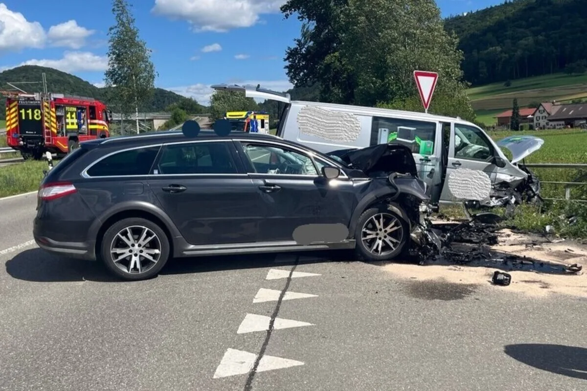 Neunkirch SH - Seitliche Frontalkollision