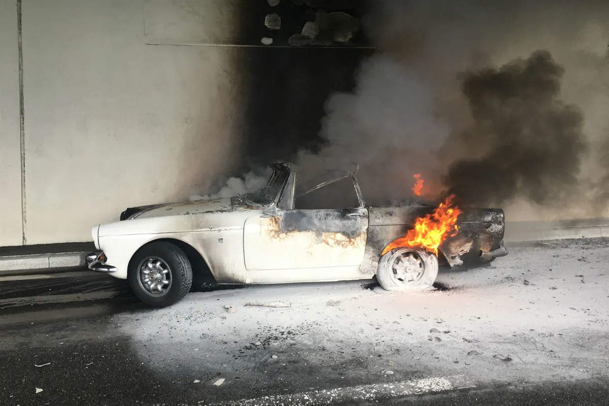 Zernez GR - Oldtimer komplett ausgebrannt