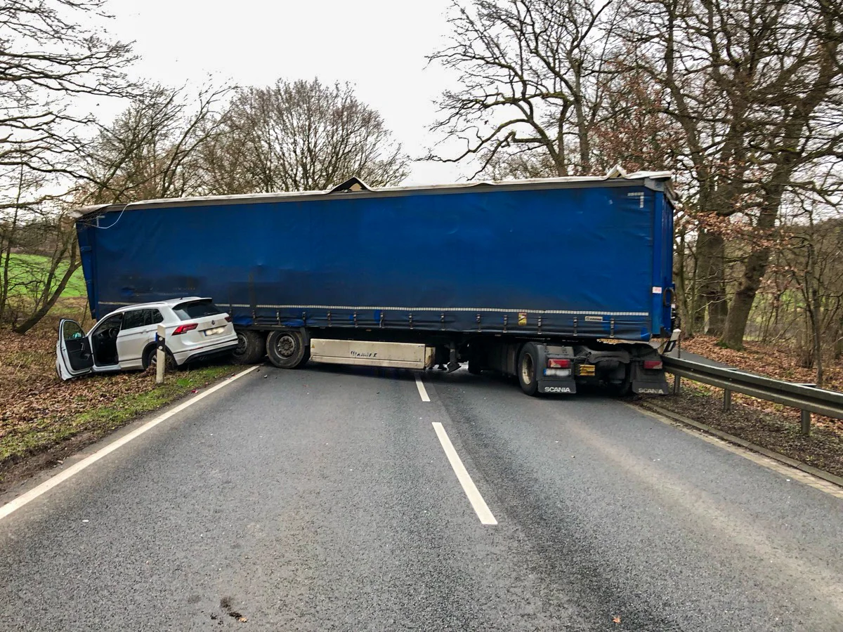 Blomberg – Verkehrsbeeinträchtigungen nach Unfall auf der B1