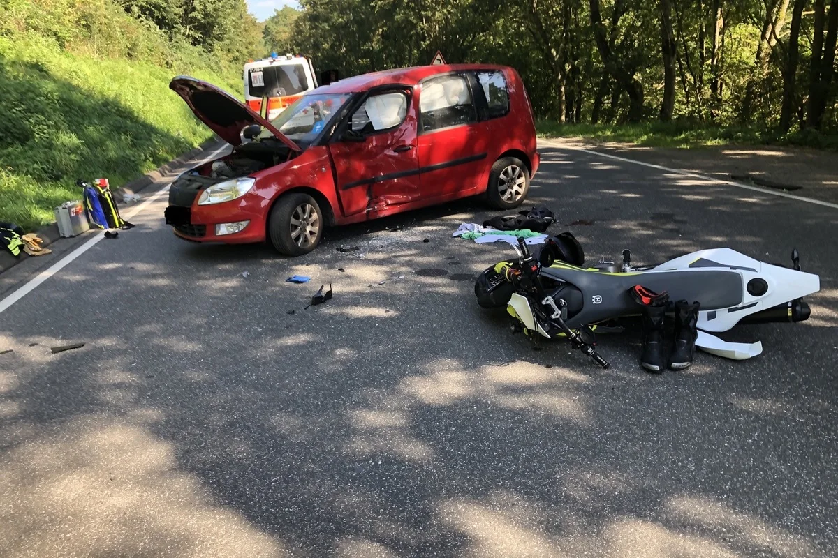 Patersbach RP - Motorradfahrer schwerstverletzt im Krankenhaus 