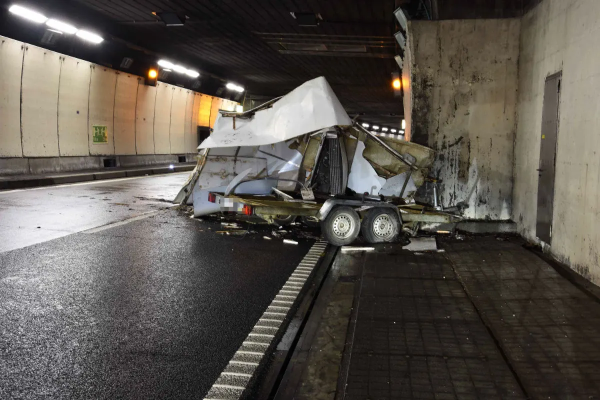 Beckenried/Dallenwil NW - Strassenrettung bei zwei Selbstunfällen im Einsatz