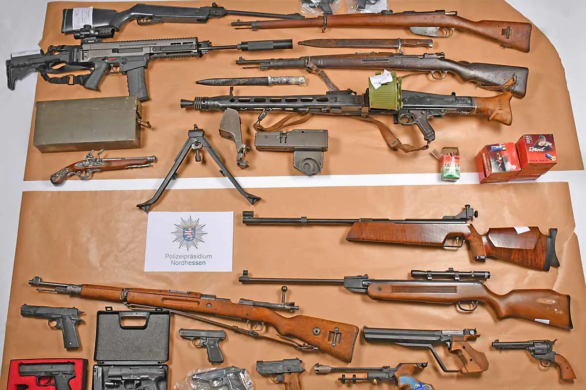 Kassel - Sicherstellung zahlreicher Schusswaffen