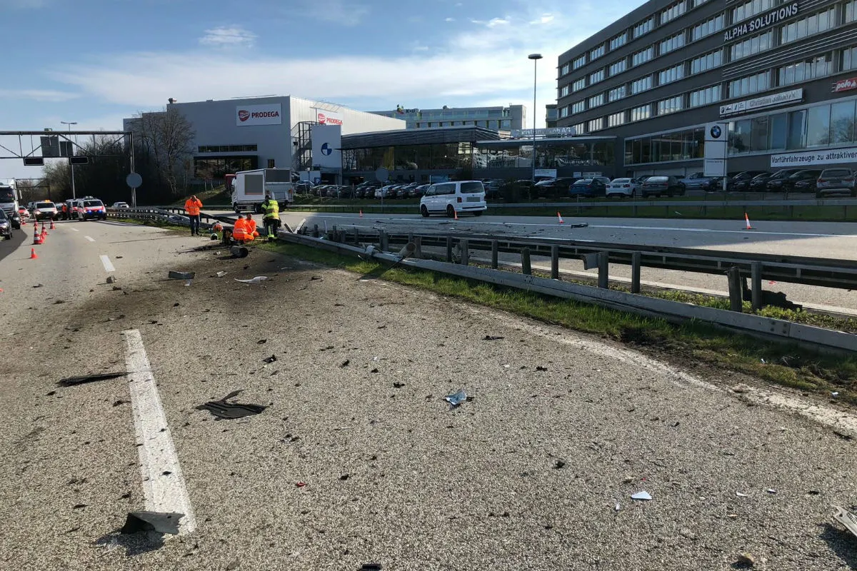 St. Gallen SG - Heftiger Crash auf der Autobahn - Zeugenaufruf