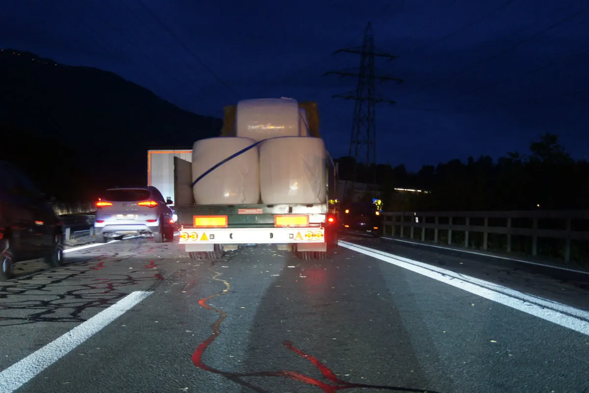 Küssnacht SZ - Unvorsichtiger Spurwechsel führt zu Auffahrcrash